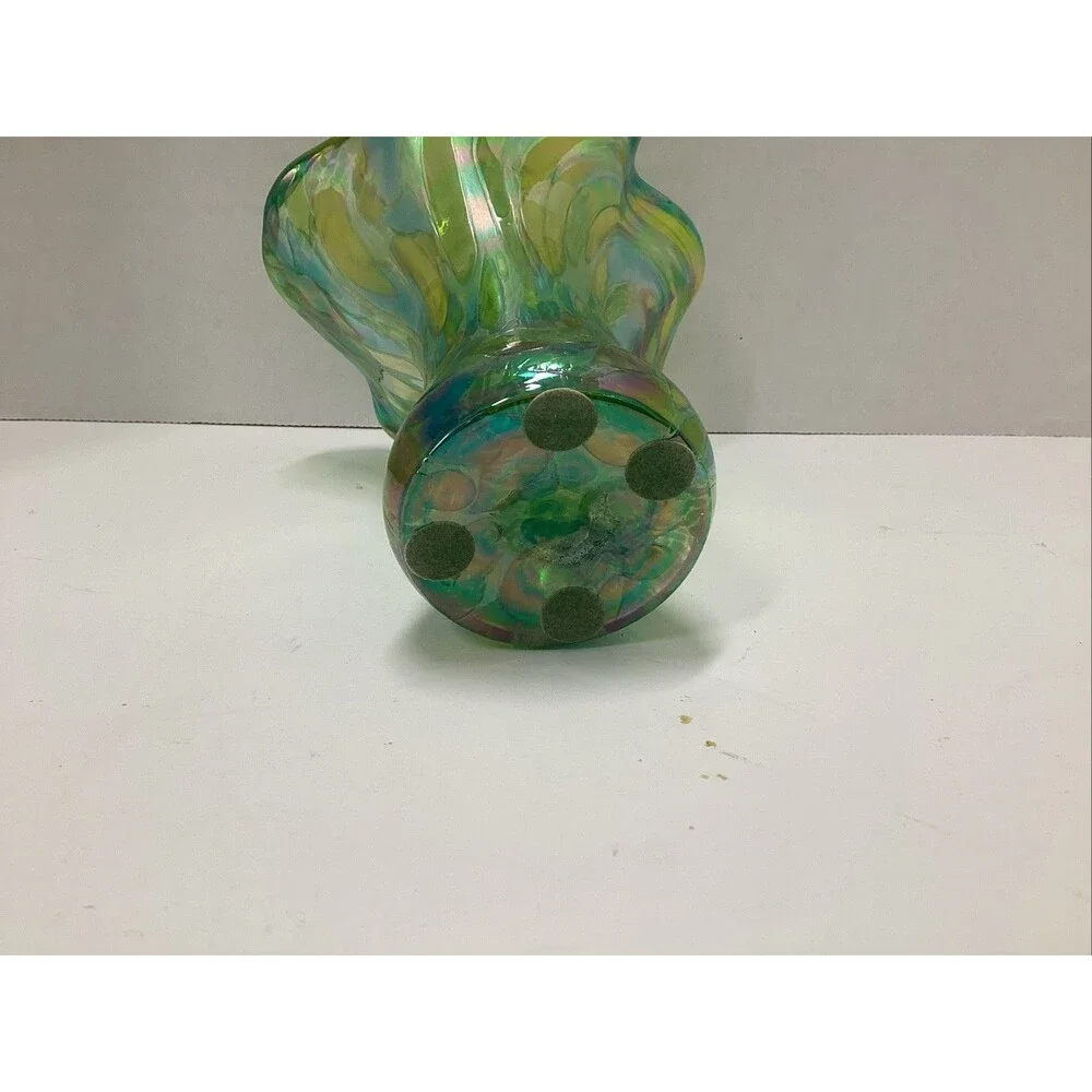 glass eye studio hand blown ruffled iridescent swirl glass vase green 6.5Lx5.5W”